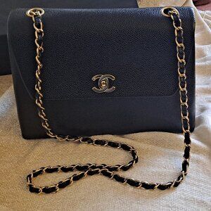CHANEL Black Caviar Leather Vintage Classic Single Flap Bag